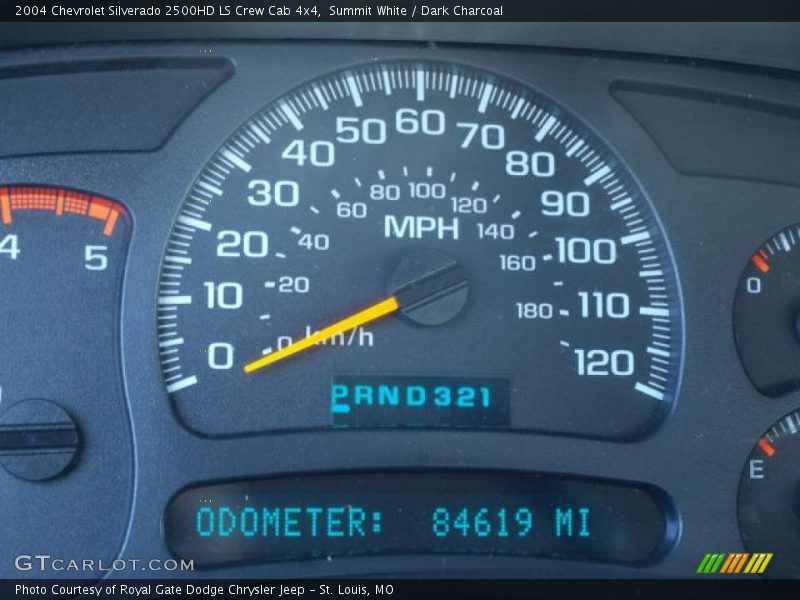 Summit White / Dark Charcoal 2004 Chevrolet Silverado 2500HD LS Crew Cab 4x4