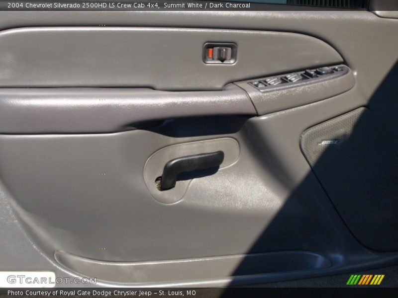 Summit White / Dark Charcoal 2004 Chevrolet Silverado 2500HD LS Crew Cab 4x4