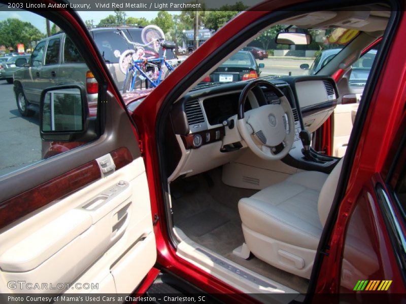  2003 Aviator Luxury Light Parchment Interior