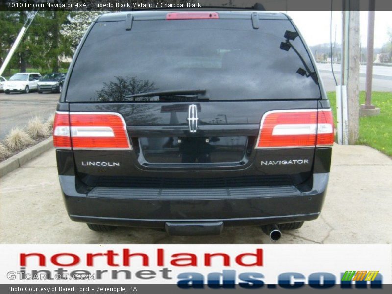 Tuxedo Black Metallic / Charcoal Black 2010 Lincoln Navigator 4x4
