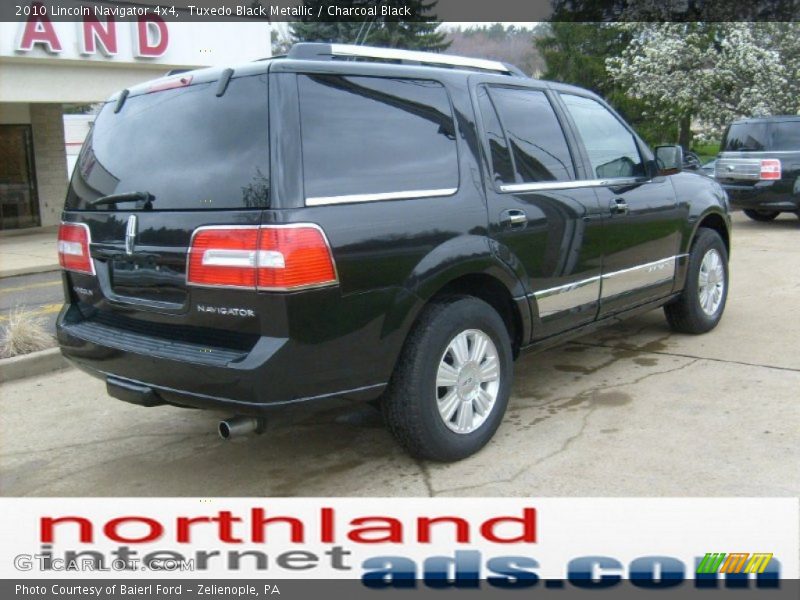 Tuxedo Black Metallic / Charcoal Black 2010 Lincoln Navigator 4x4