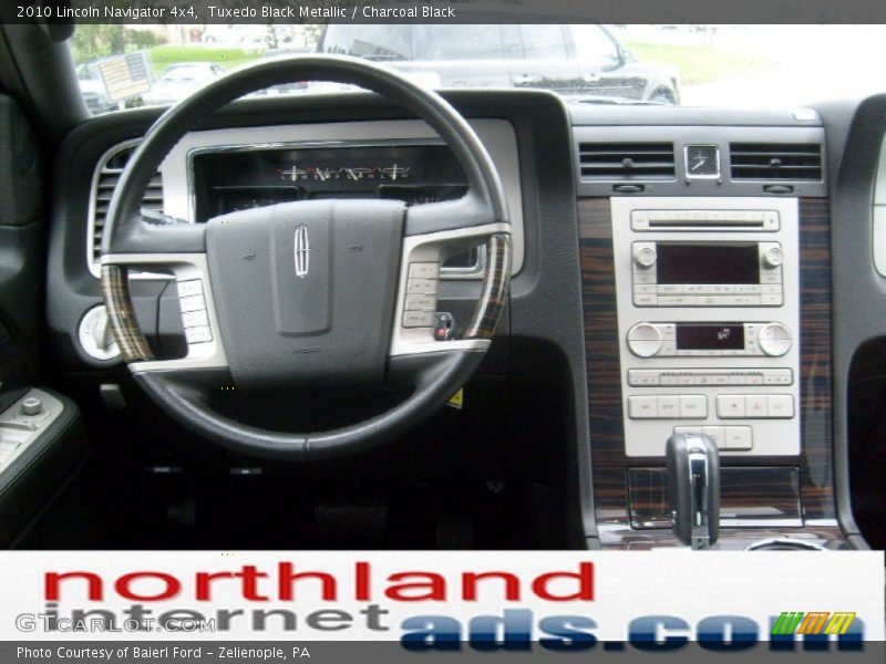 Tuxedo Black Metallic / Charcoal Black 2010 Lincoln Navigator 4x4