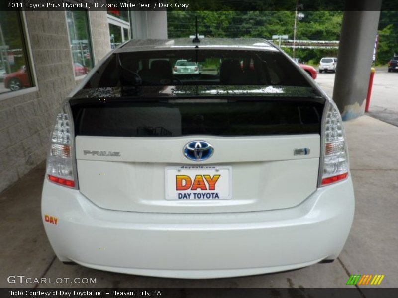 Blizzard White Pearl / Dark Gray 2011 Toyota Prius Hybrid III