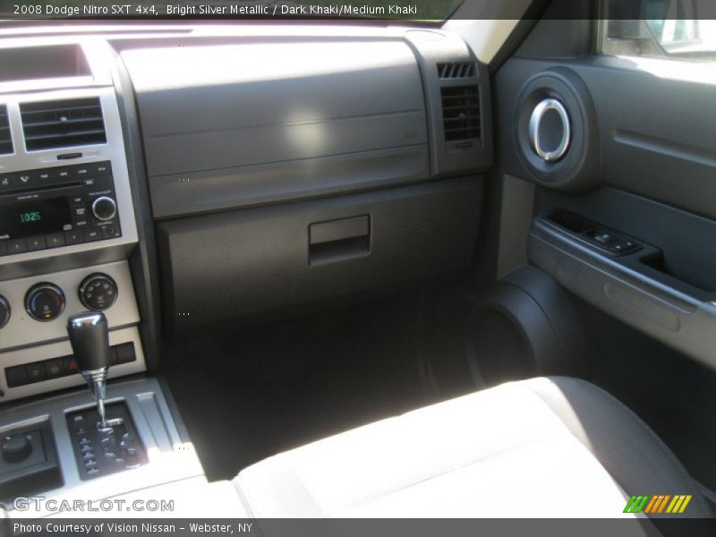 Bright Silver Metallic / Dark Khaki/Medium Khaki 2008 Dodge Nitro SXT 4x4