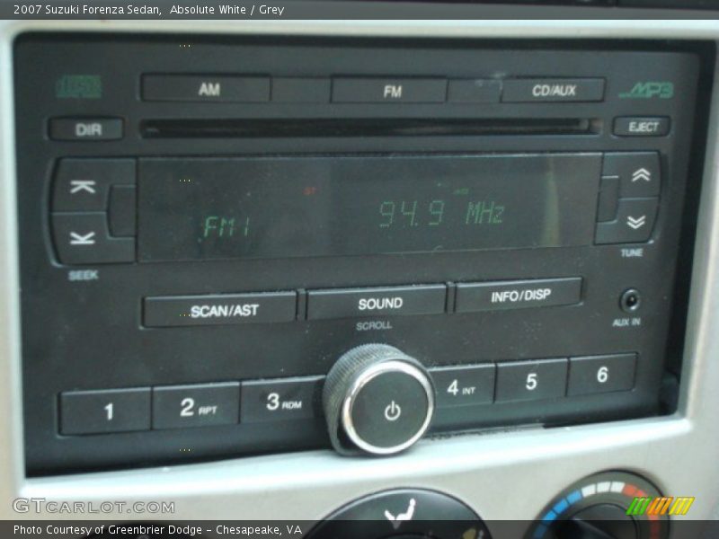 Absolute White / Grey 2007 Suzuki Forenza Sedan