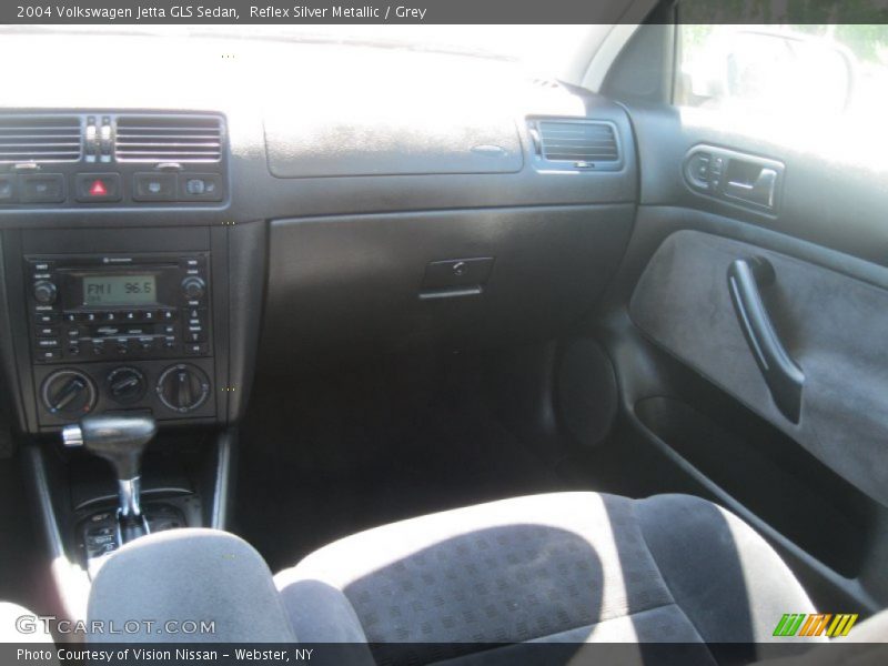 Reflex Silver Metallic / Grey 2004 Volkswagen Jetta GLS Sedan