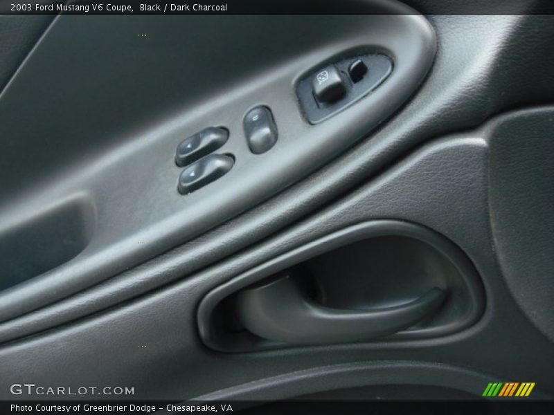 Black / Dark Charcoal 2003 Ford Mustang V6 Coupe