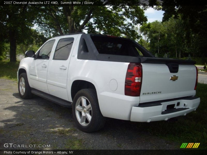 Summit White / Ebony 2007 Chevrolet Avalanche LTZ 4WD