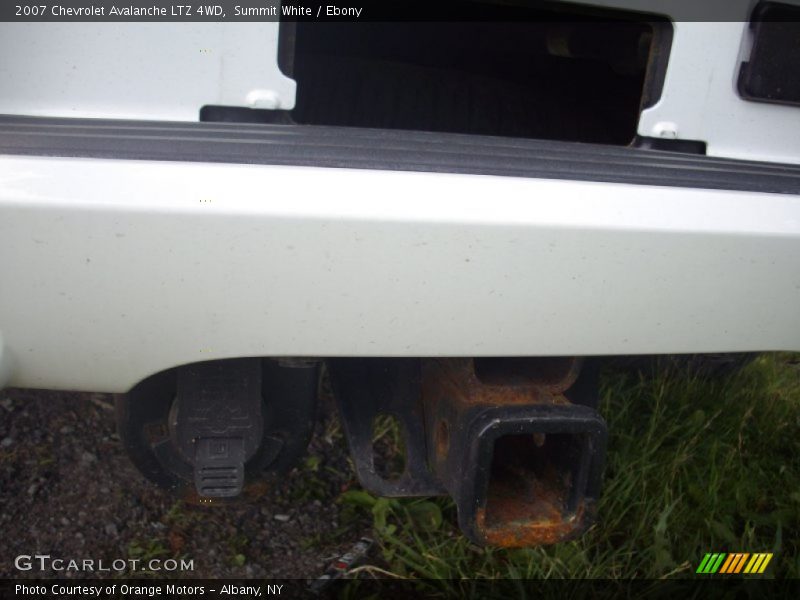 Summit White / Ebony 2007 Chevrolet Avalanche LTZ 4WD