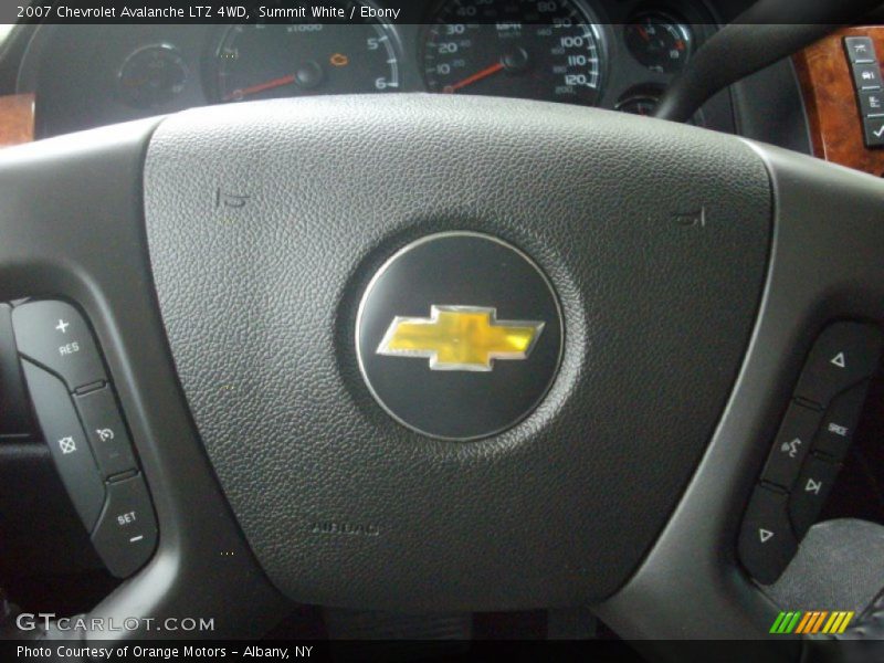 Summit White / Ebony 2007 Chevrolet Avalanche LTZ 4WD