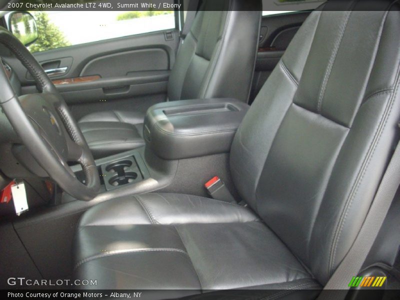 Summit White / Ebony 2007 Chevrolet Avalanche LTZ 4WD