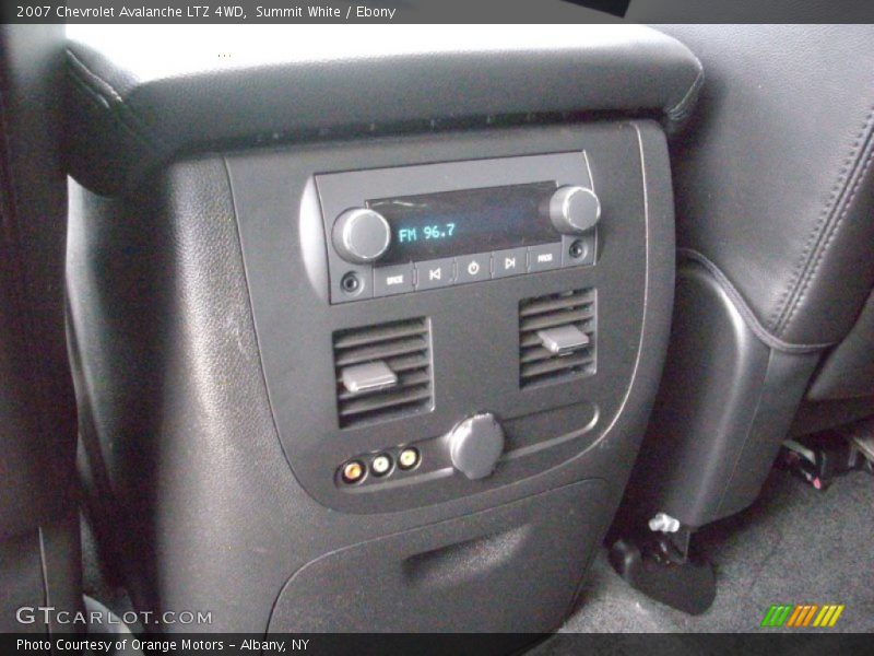 Summit White / Ebony 2007 Chevrolet Avalanche LTZ 4WD