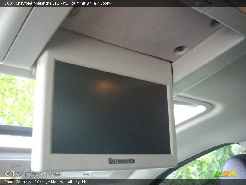 Summit White / Ebony 2007 Chevrolet Avalanche LTZ 4WD