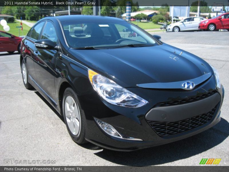 Front 3/4 View of 2011 Sonata Hybrid