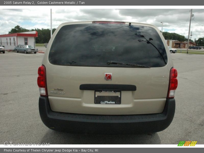 Golden Cashmere Metallic / Tan 2005 Saturn Relay 2