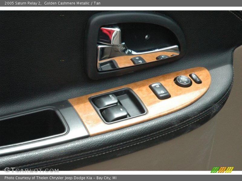 Golden Cashmere Metallic / Tan 2005 Saturn Relay 2