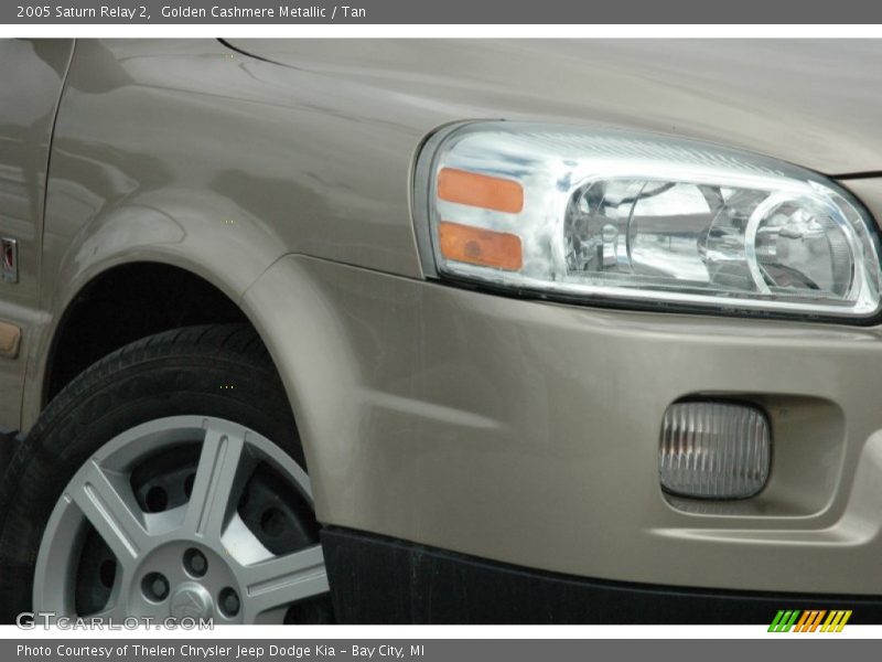Golden Cashmere Metallic / Tan 2005 Saturn Relay 2