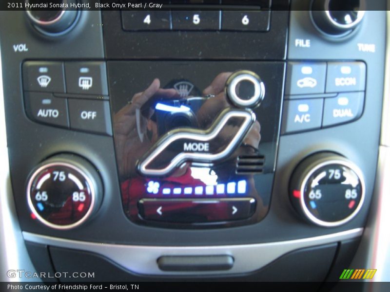 Black Onyx Pearl / Gray 2011 Hyundai Sonata Hybrid