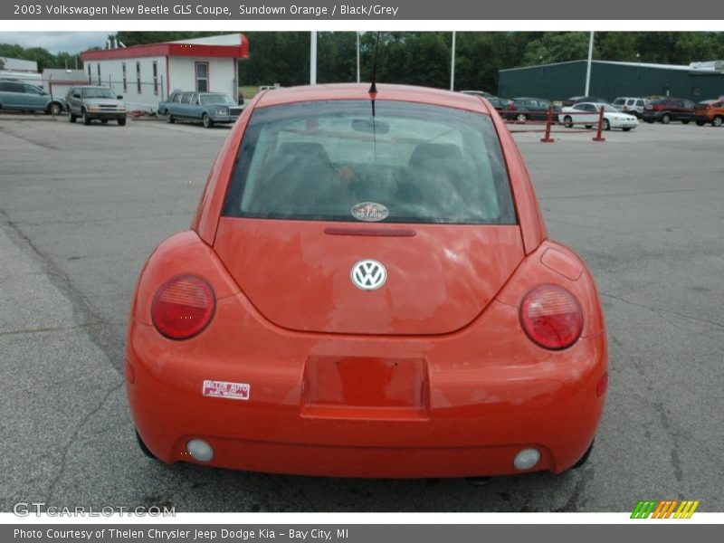 Sundown Orange / Black/Grey 2003 Volkswagen New Beetle GLS Coupe