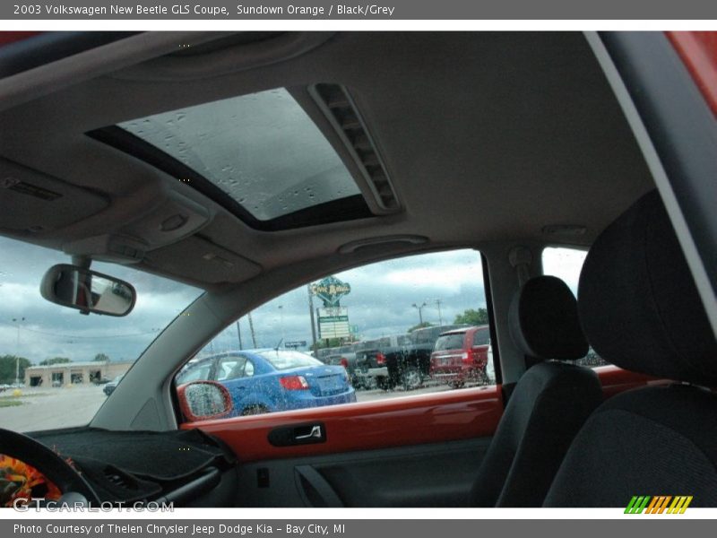 Sundown Orange / Black/Grey 2003 Volkswagen New Beetle GLS Coupe