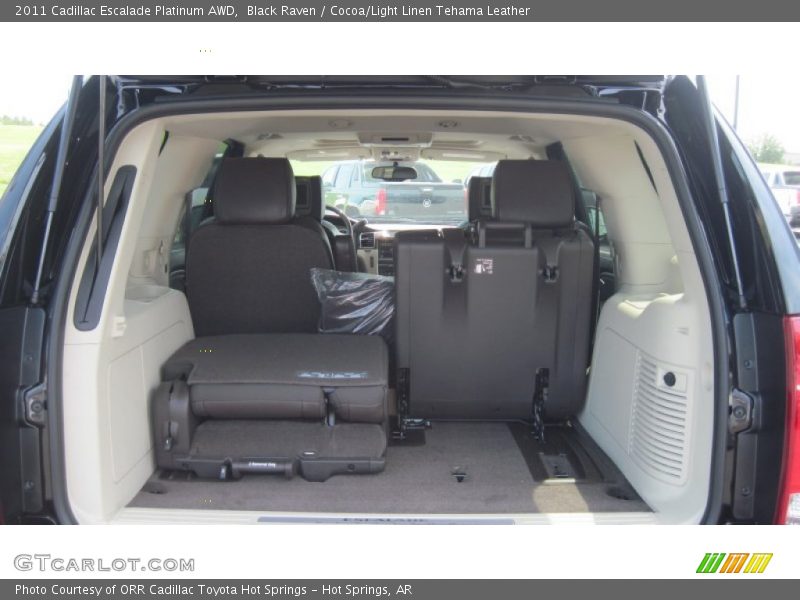  2011 Escalade Platinum AWD Trunk