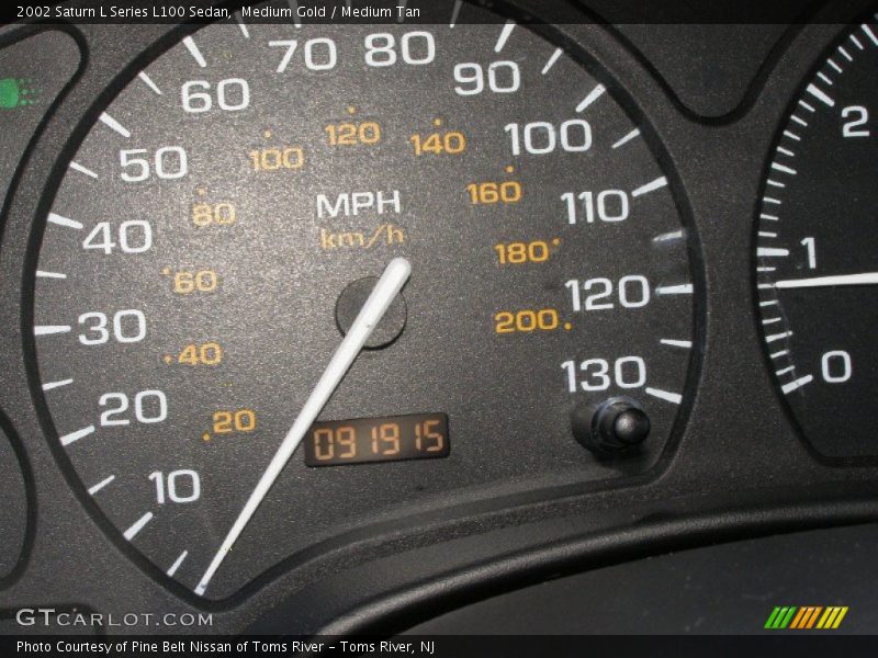 Medium Gold / Medium Tan 2002 Saturn L Series L100 Sedan