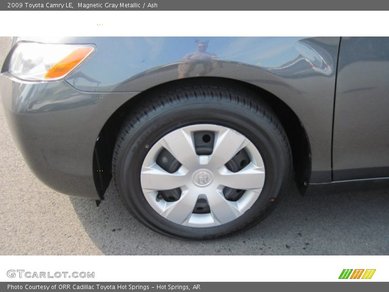 Magnetic Gray Metallic / Ash 2009 Toyota Camry LE