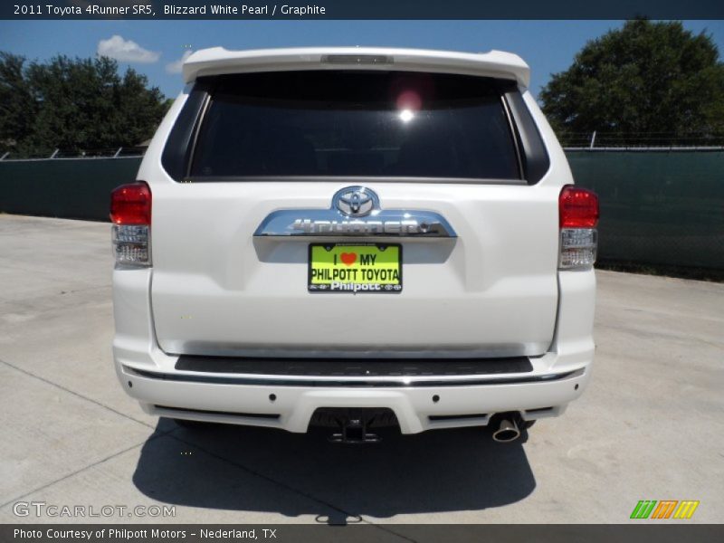 Blizzard White Pearl / Graphite 2011 Toyota 4Runner SR5