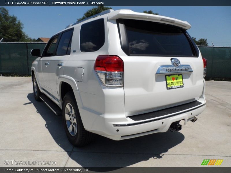 Blizzard White Pearl / Graphite 2011 Toyota 4Runner SR5