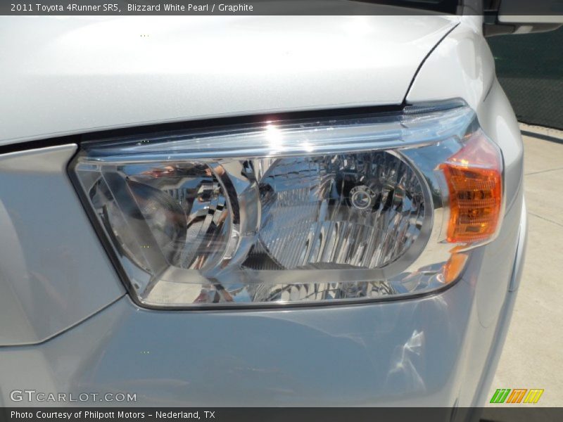 Blizzard White Pearl / Graphite 2011 Toyota 4Runner SR5