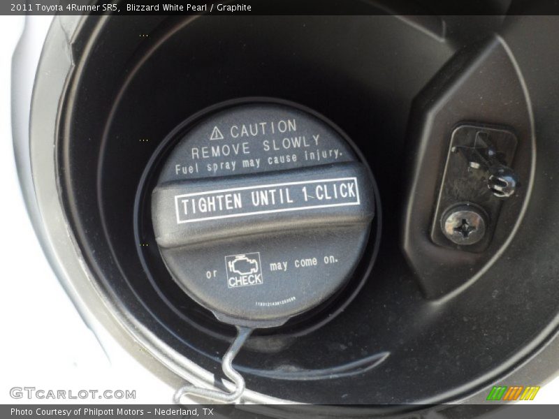 Blizzard White Pearl / Graphite 2011 Toyota 4Runner SR5