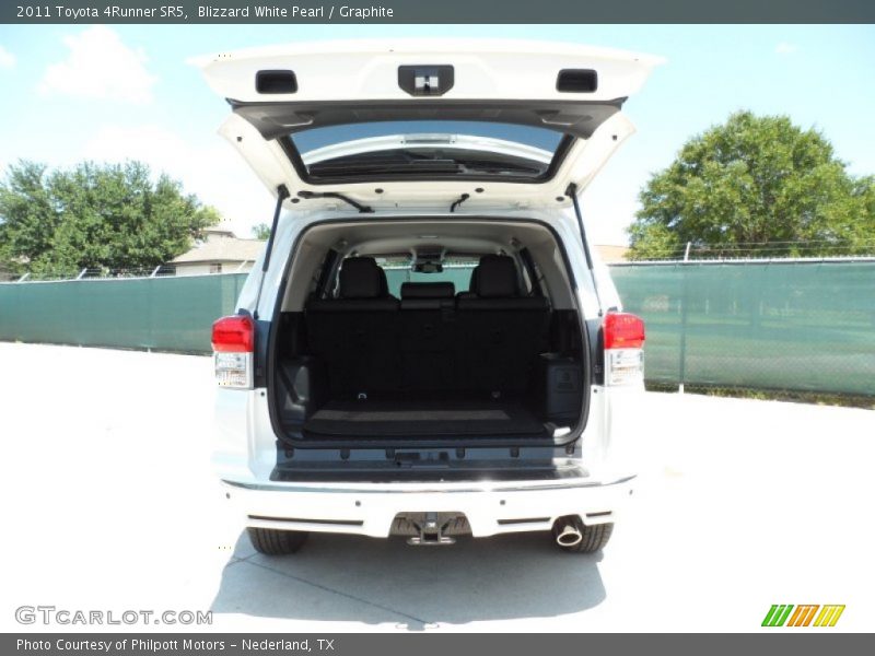 Blizzard White Pearl / Graphite 2011 Toyota 4Runner SR5
