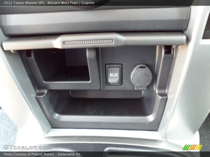 Blizzard White Pearl / Graphite 2011 Toyota 4Runner SR5