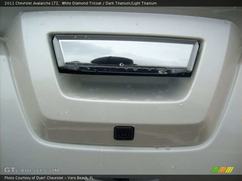 White Diamond Tricoat / Dark Titanium/Light Titanium 2011 Chevrolet Avalanche LTZ