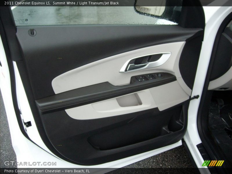 Summit White / Light Titanium/Jet Black 2011 Chevrolet Equinox LS