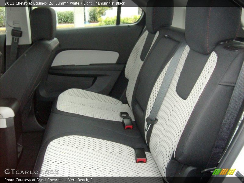 Summit White / Light Titanium/Jet Black 2011 Chevrolet Equinox LS