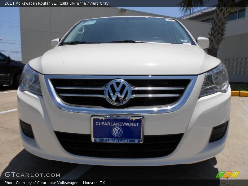 Calla Lily White / Aero Gray 2011 Volkswagen Routan SE