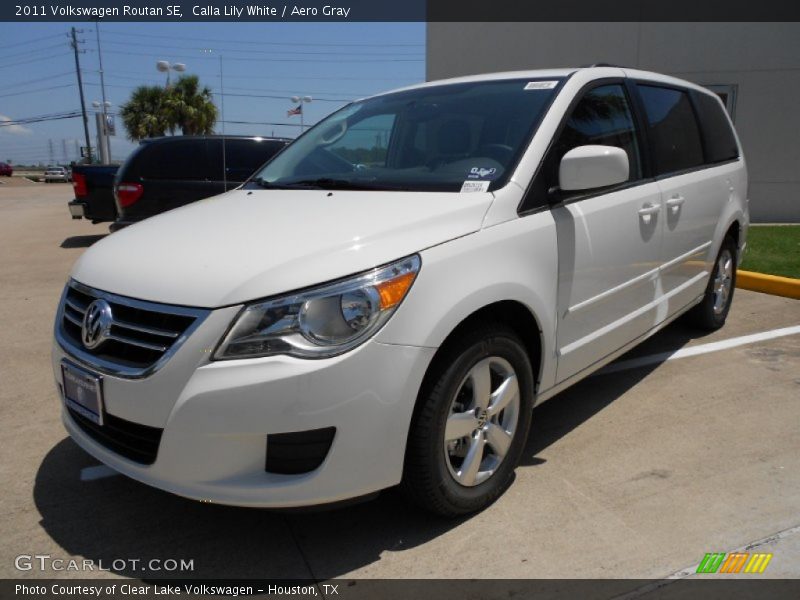 Calla Lily White / Aero Gray 2011 Volkswagen Routan SE