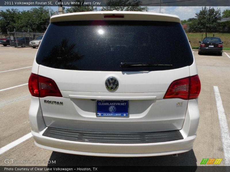 Calla Lily White / Aero Gray 2011 Volkswagen Routan SE
