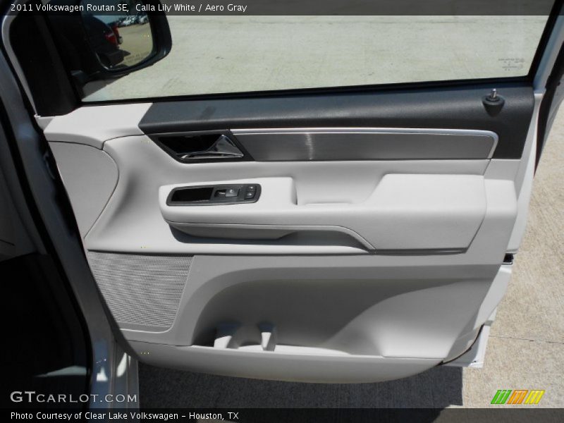 Calla Lily White / Aero Gray 2011 Volkswagen Routan SE