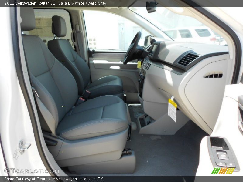 Calla Lily White / Aero Gray 2011 Volkswagen Routan SE