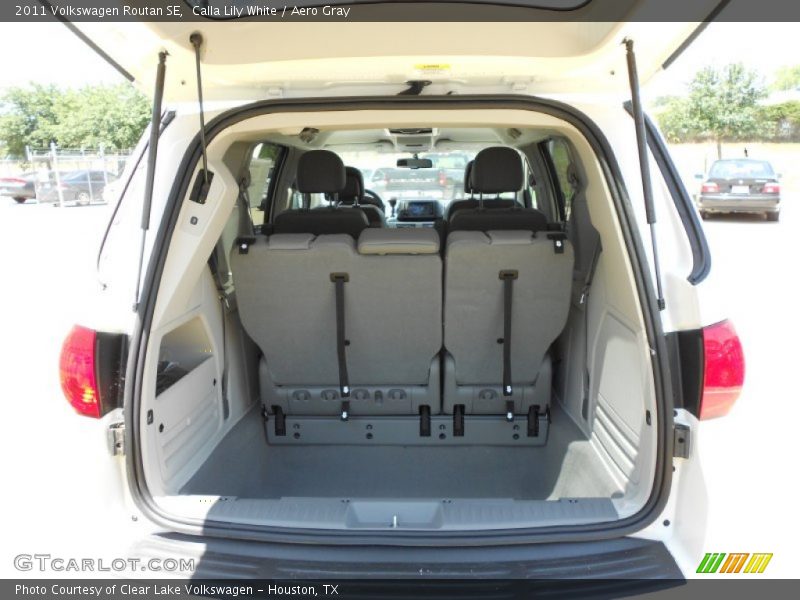 Calla Lily White / Aero Gray 2011 Volkswagen Routan SE