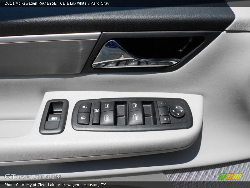 Calla Lily White / Aero Gray 2011 Volkswagen Routan SE