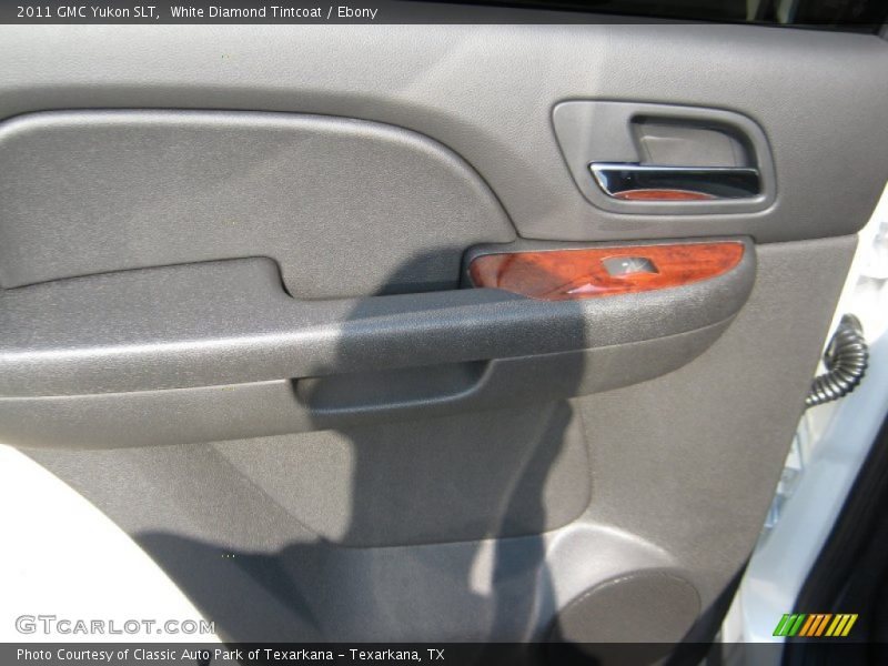 White Diamond Tintcoat / Ebony 2011 GMC Yukon SLT