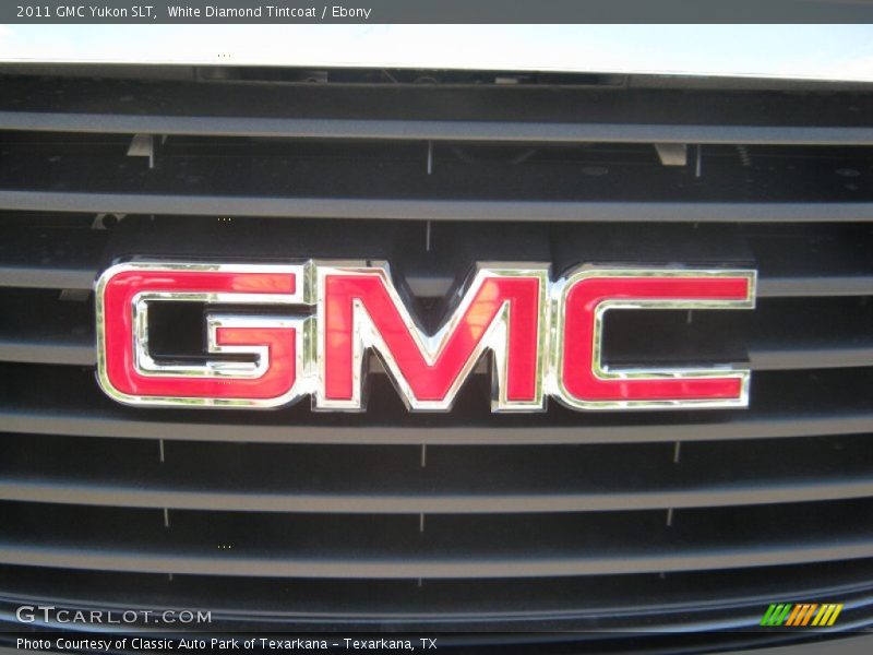 White Diamond Tintcoat / Ebony 2011 GMC Yukon SLT