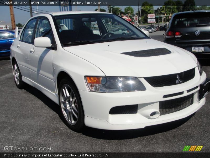 Front 3/4 View of 2006 Lancer Evolution IX
