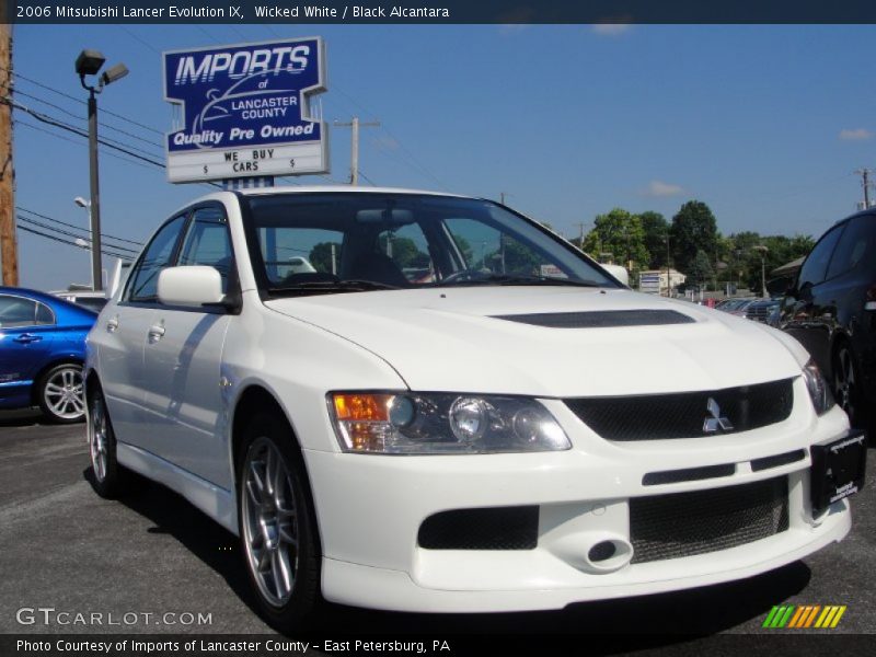 Wicked White / Black Alcantara 2006 Mitsubishi Lancer Evolution IX