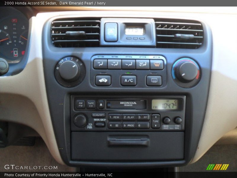 Controls of 2000 Accord SE Sedan