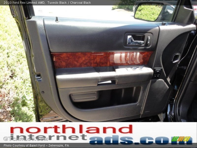 Tuxedo Black / Charcoal Black 2010 Ford Flex Limited AWD