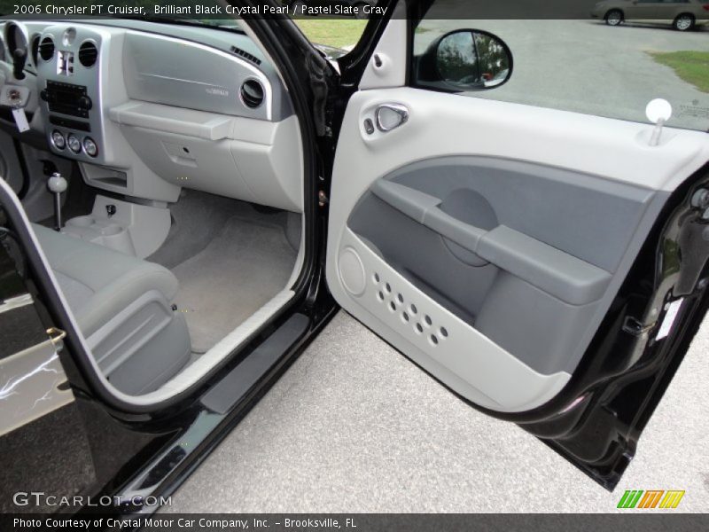 Brilliant Black Crystal Pearl / Pastel Slate Gray 2006 Chrysler PT Cruiser